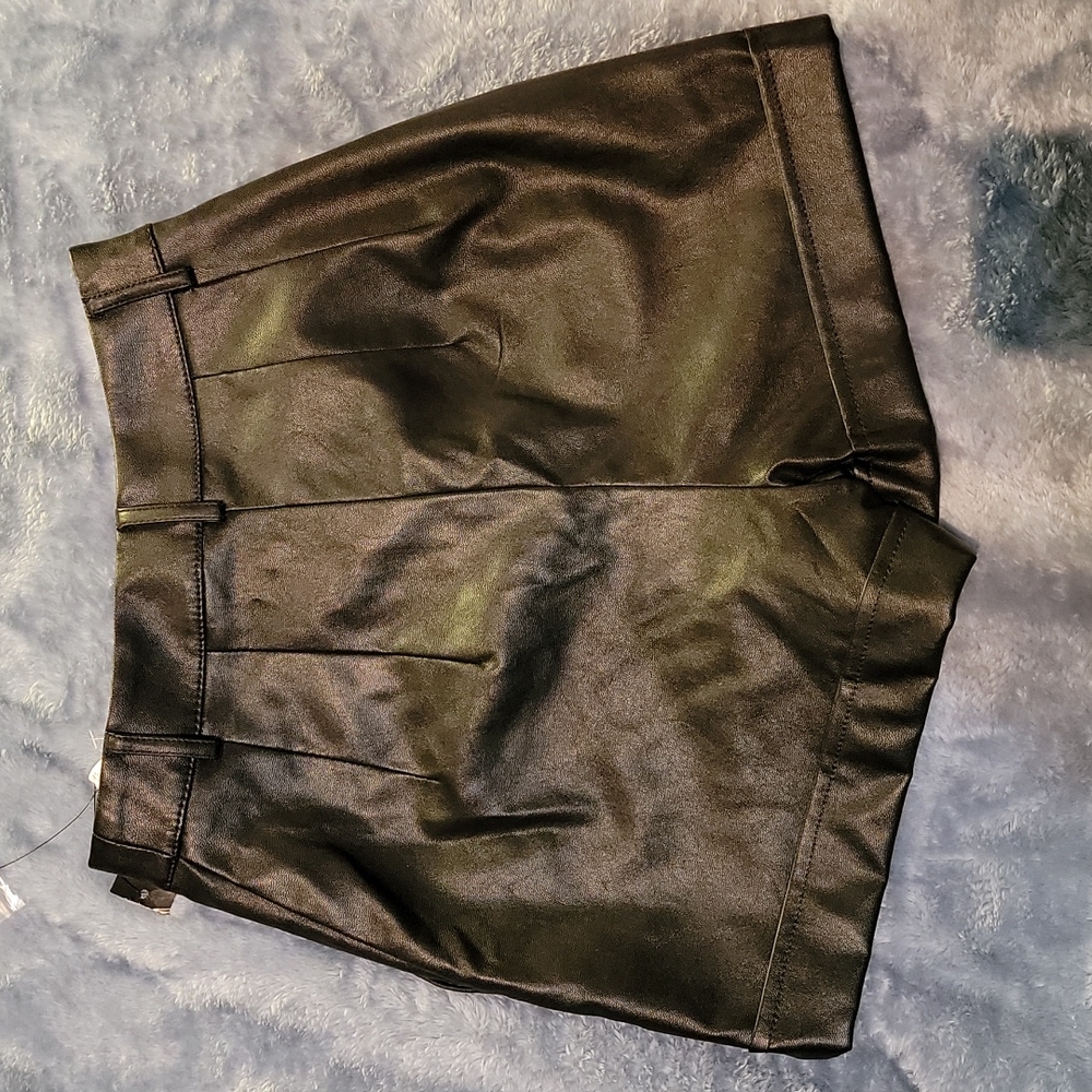 Express Shortie Extreme High Rise Shorts - Picture 2 of 5